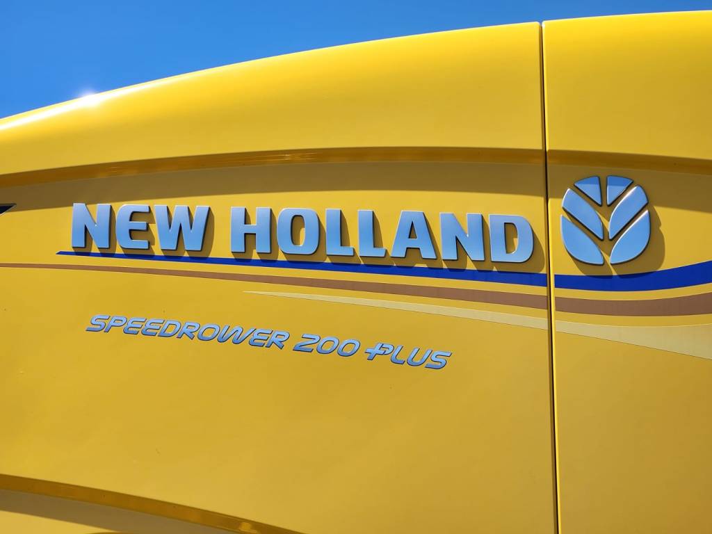 NEW HOLLAND SR200 PLATSNYER & HONEY BEE TAFEL